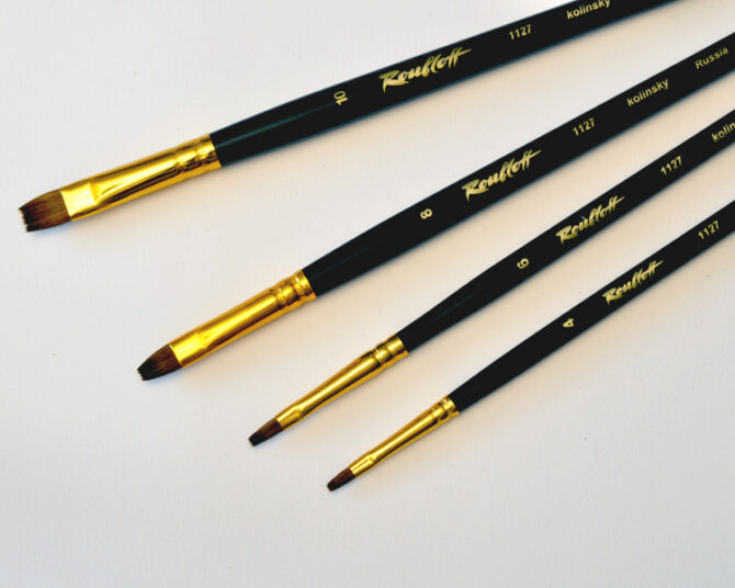 9780872 RoubloffÂ® Brushes. Kolinsky Sable - Flat #8, short handle. (1127-08)